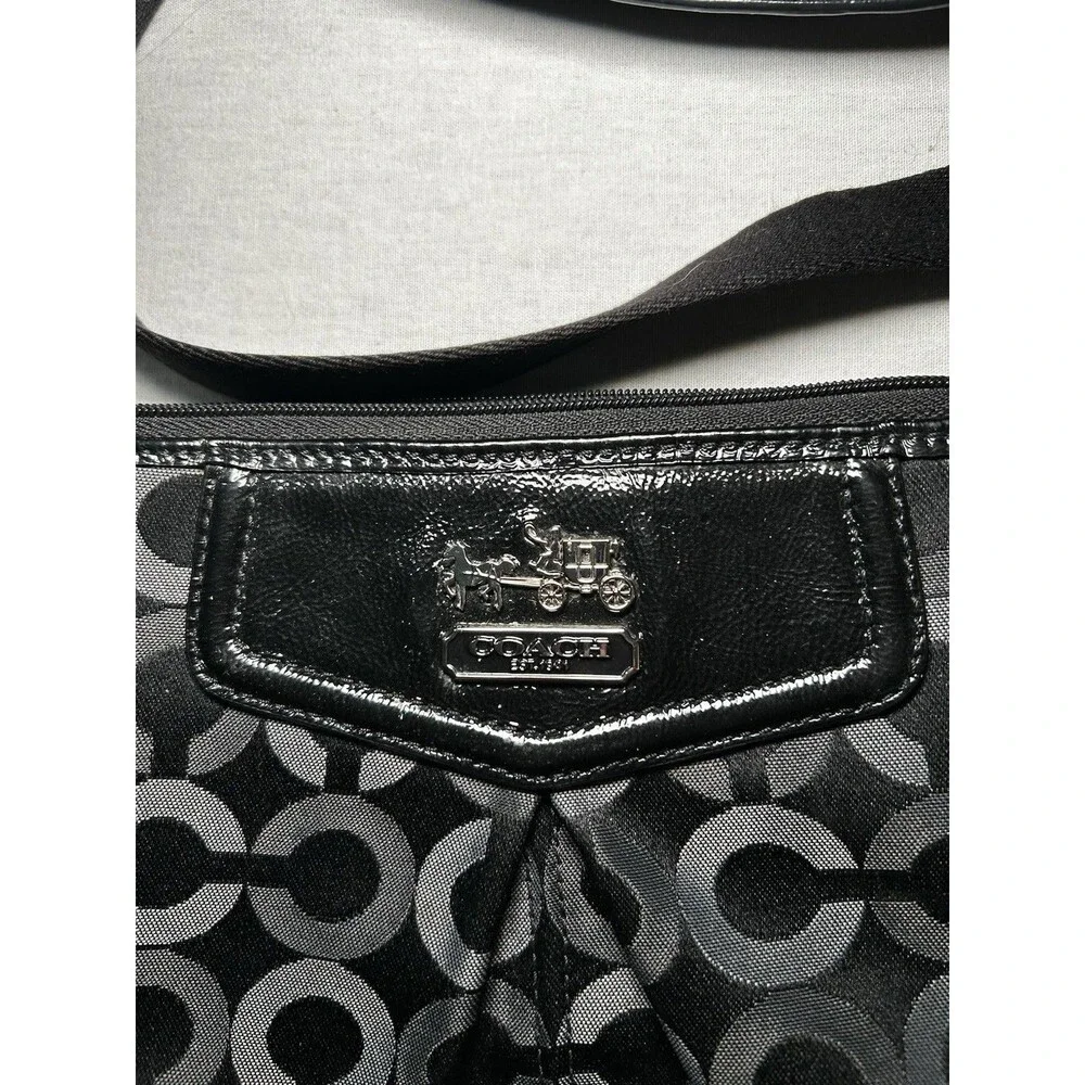 Coach MADISON Black Grey Op Art Stage Coach Crossbody Swingpack 43430